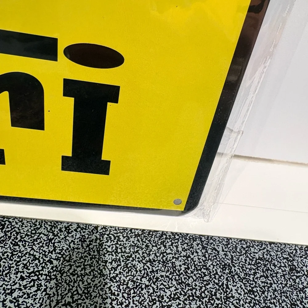 Ferrari Sign Iconic Logo Metal Never Opened - Picture 7 of 10